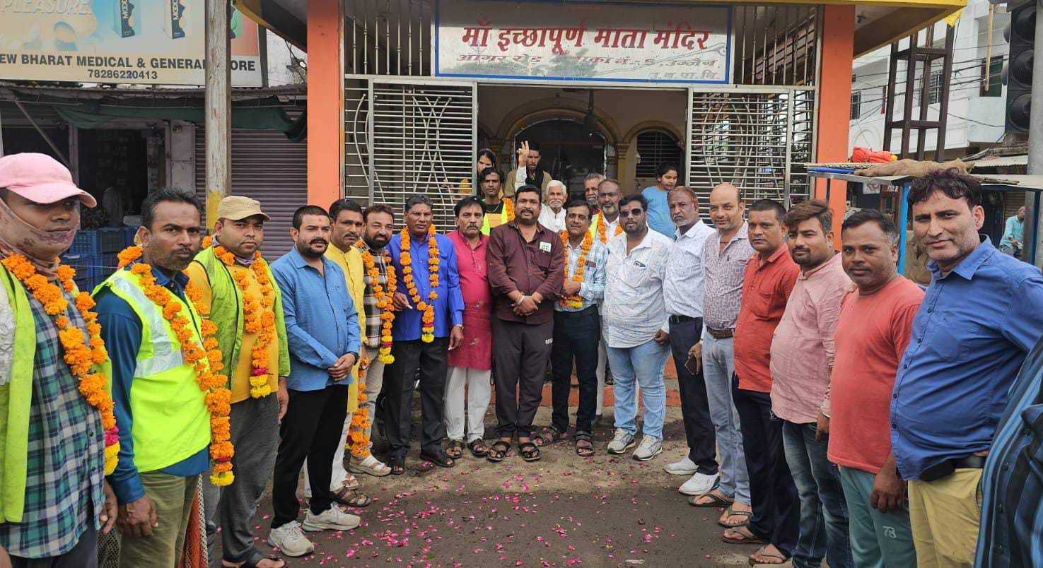 वार्ड क्रमांक 3 में पार्षद पंकज चौधरी द्वारा सफाई मित्रों को सम्मानित किया गया