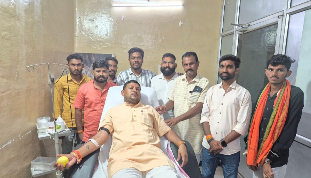 जयपाल सिंह खरत ने अस्पताल पहुंचकर मानवता का परिचय दिया, 15वीं बार किया रक्तदान,पढ़िए पूरी खबर SJ NEWS MP के साथ।