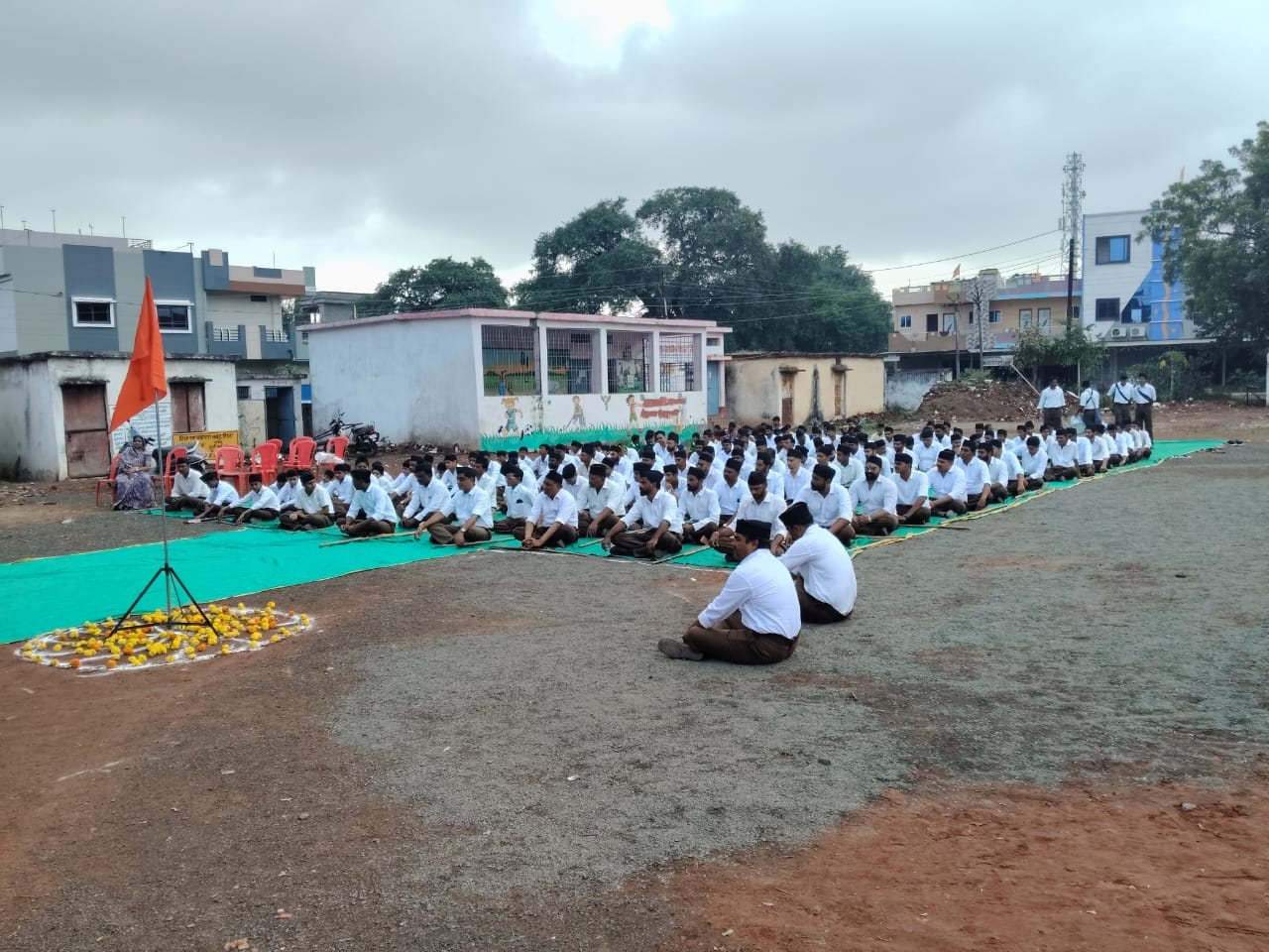 तिरला मे राष्ट्रीय स्वयं सेवक ने निकला पथ संचलन