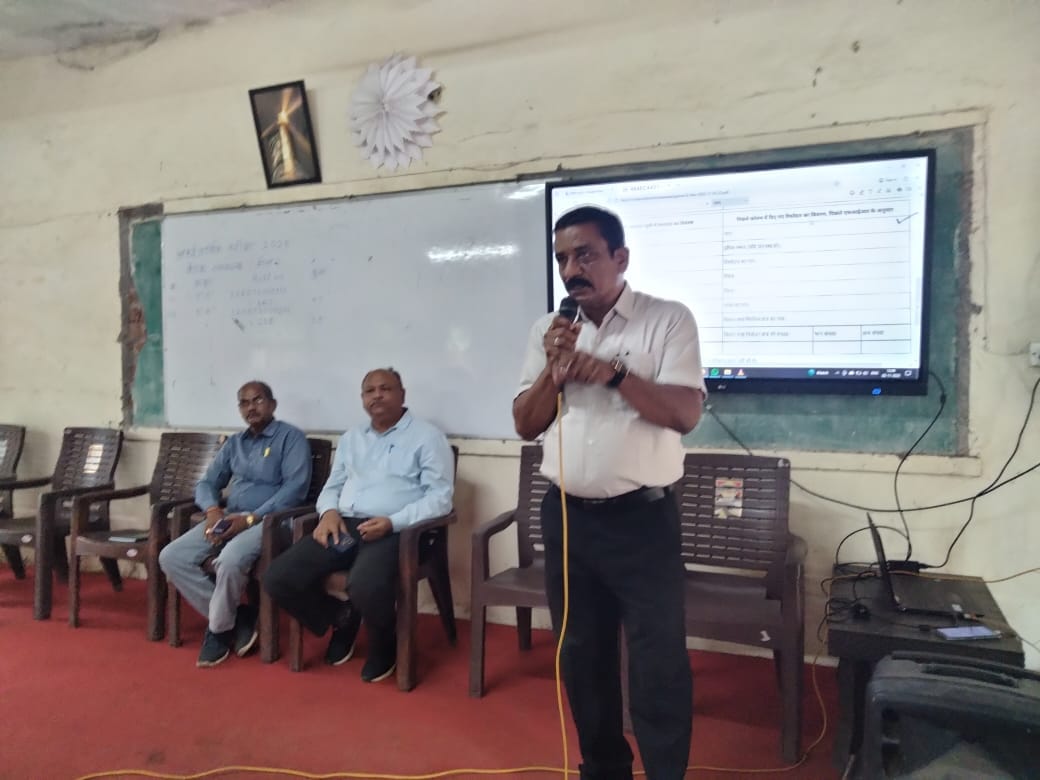 जिला निर्वाचन अधिकारी बुरहानपुर मध्य प्रदेश के पत्र अनुसार भारत निर्वाचन आयोग द्वारा मतदाता सूची के विशेष गहन पुनरीक्षण संबंधी गणना प्रपत्र को भरे जाने हेतु जिले के विभिन्न स्थानों पर दिनांक दो नवंबर 2025 को प्रशिक्षण रखा गया