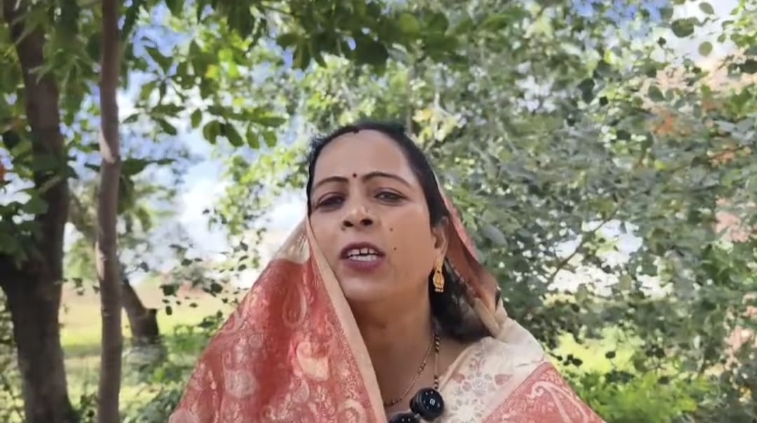 विधायक छाया मोरे बोलीं – मैं किसानों के साथ हूँ, जल्द मुख्यमंत्री से मिलकर उठाऊंगी किसानों की समस्याएं