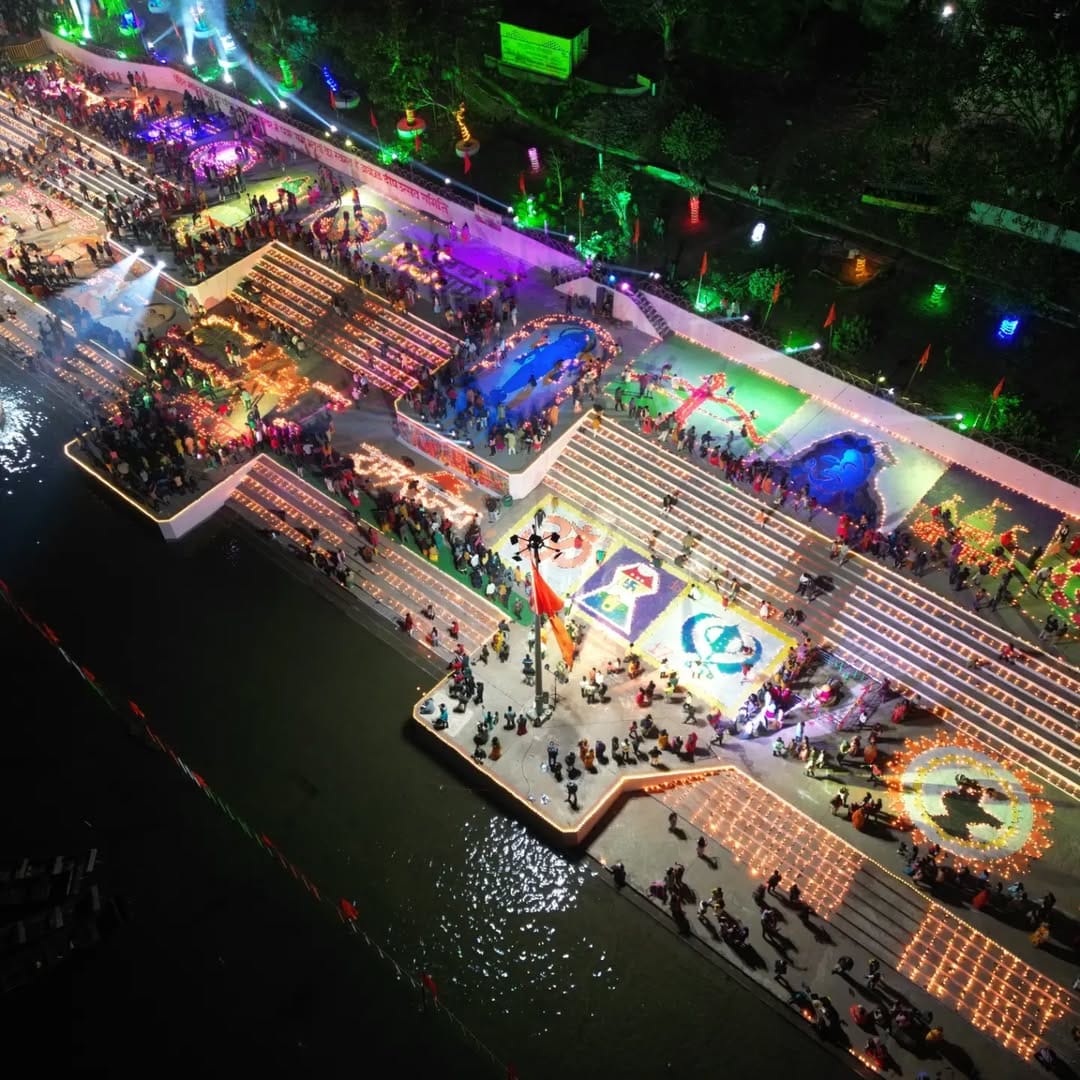 मंडलेश्वर में दीप उत्सव आज: आस्था और प्रकाश का अद्भुत संगम संघ शताब्दी वर्ष की थीम पर होगा आयोजन — 51,000 दीपों से जगमगाएगा मां नर्मदा का घाट