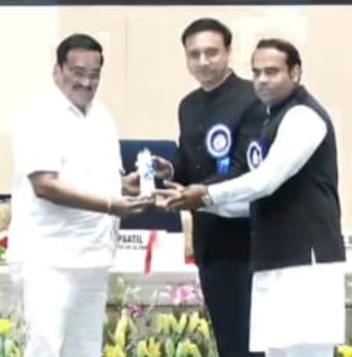 जल संचय जन भागीदारी’ के तहत जिला गुना को मिले (25 लाख एवं 40 लाख के) 02 अवार्ड