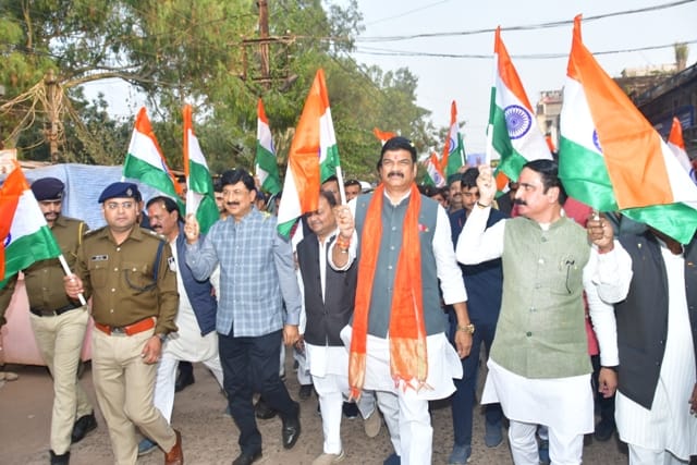 प्रभारी मंत्री गोविंद सिंह राजपूत के मुख्‍य आतिथ्‍य में जिलास्तरीय पदयात्रा संपन्न, पुष्‍पवर्षा कर लोगों ने किया स्‍वागत