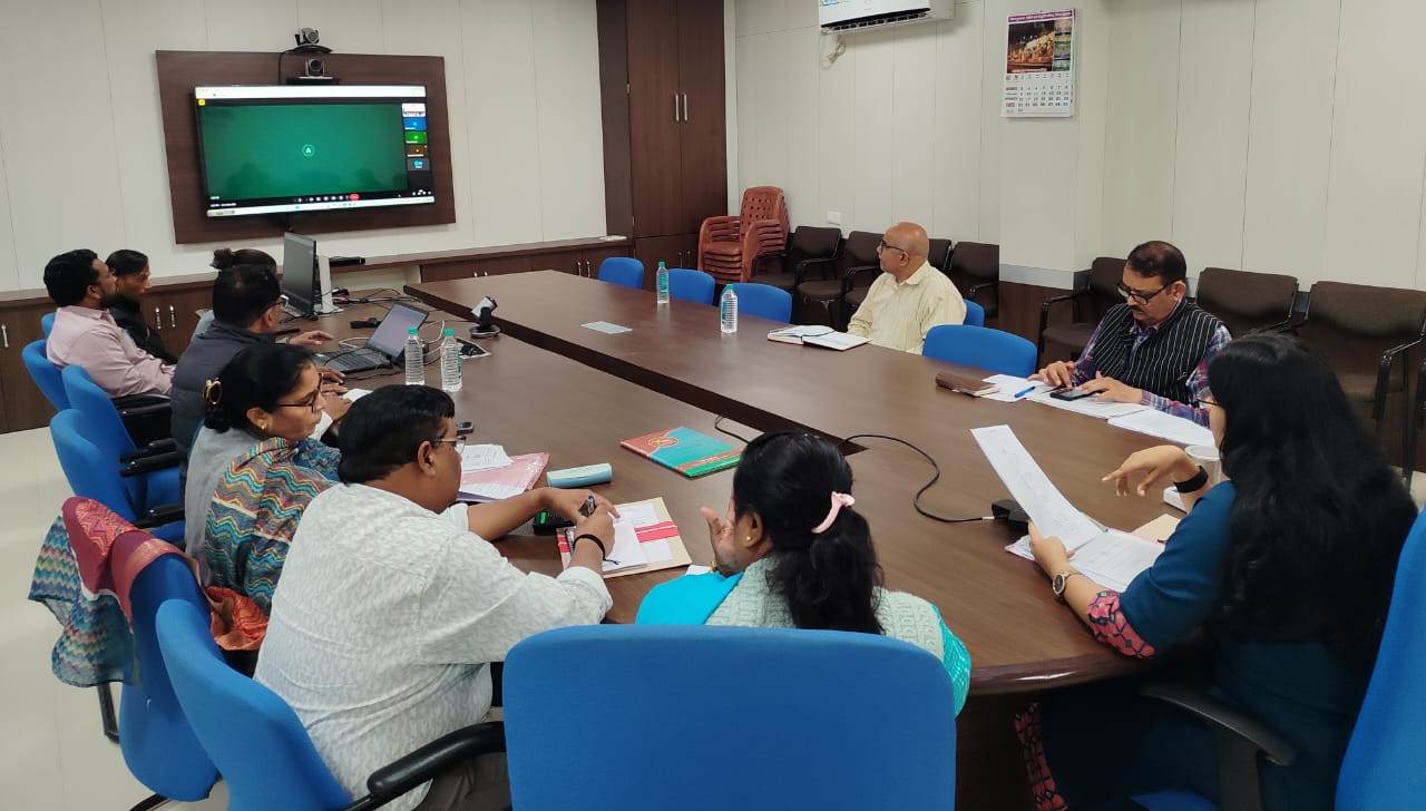 कलेक्टर सुश्री मित्तल ने गणना पत्रकों के डिजिटाइजेशन प्रगति की समीक्षा की