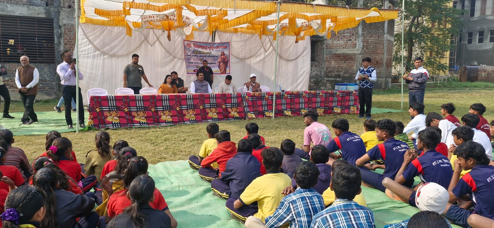 भव्य रैली के साथ महेश्वर में तीन दिवसीय निमाड़ उत्सव का हुआ शुभारंभ