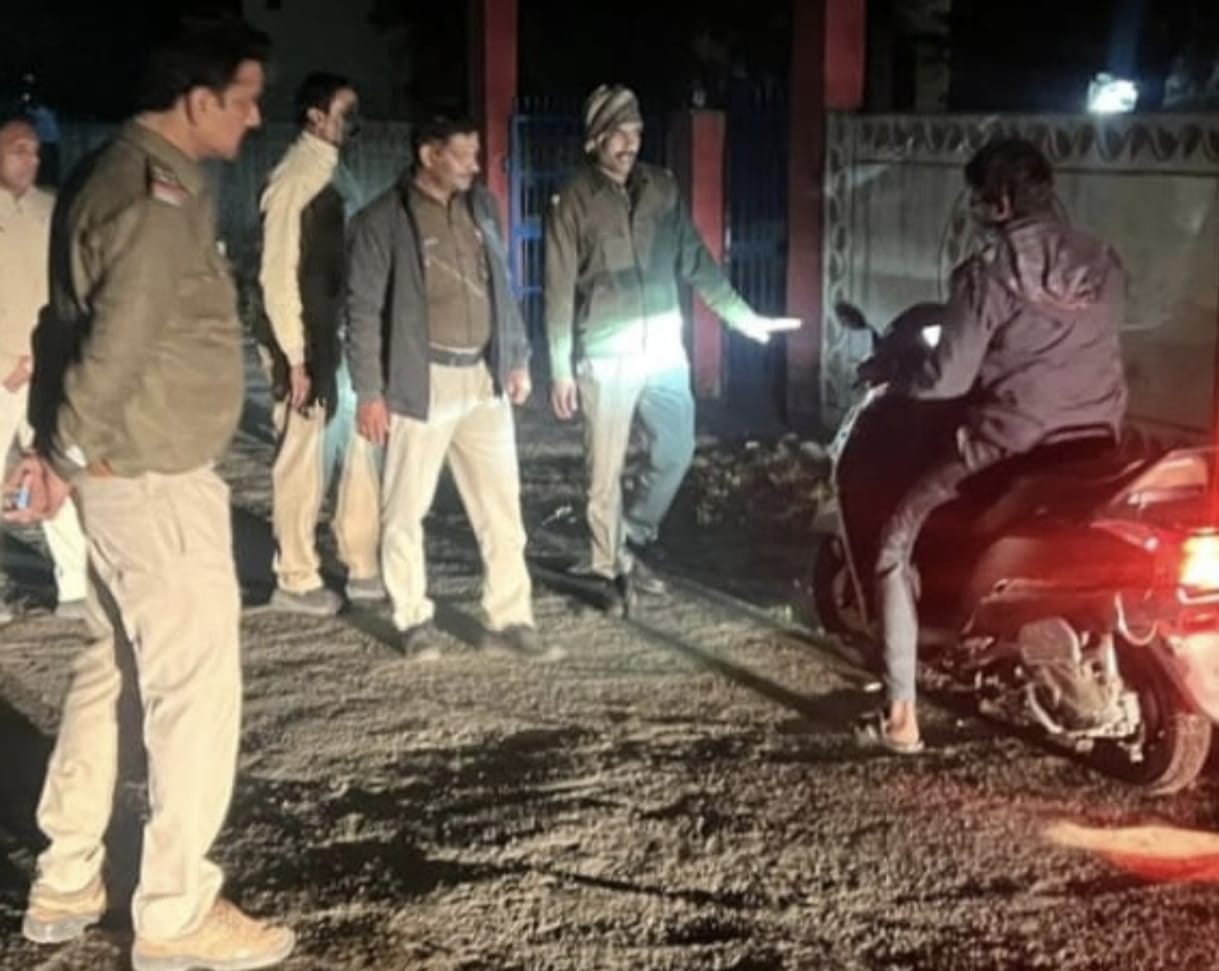 जिलेभर में कॉम्बिंग गश्त अभियान, गुना पुलिस ने एक रात में पकड़े 31 फरार वारंटी गुंडा-बदमाश, हिस्ट्रीशीटर और जिला बदर आरोपियों की गहन चेकिंग