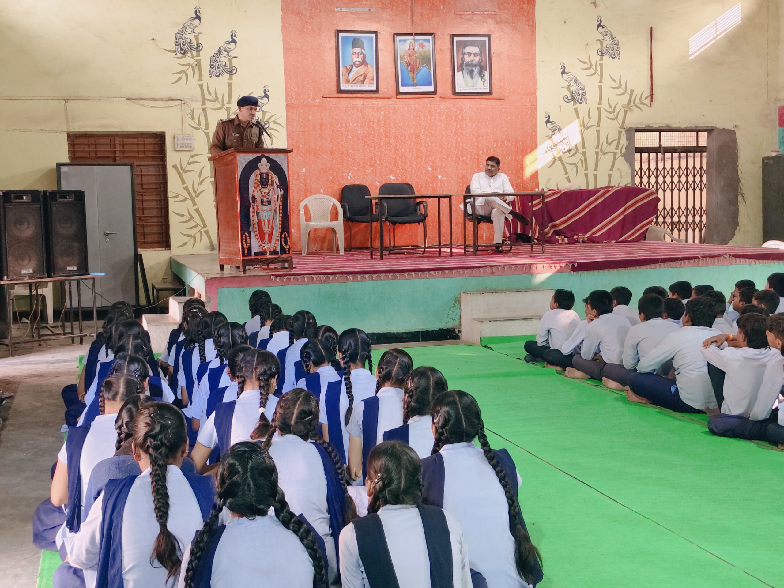 बुरहानपुर पुलिस द्वारा ऑपरेशन ‘मुस्कान विशेष अभियान’ के तहत विभिन्न स्कूल कॉलेज में जागरूकता कार्यक्रम आयोजित