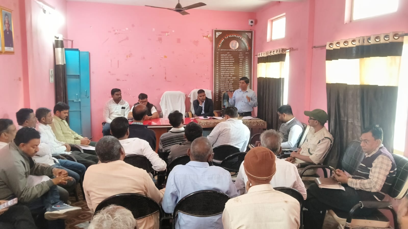 बुरहानपुर…मुख्यमंत्री वृंदावन योजना के अंतर्गत ग्राम पंचायत खामनी में एक महत्वपूर्ण बैठक का आयोजन किया गया।