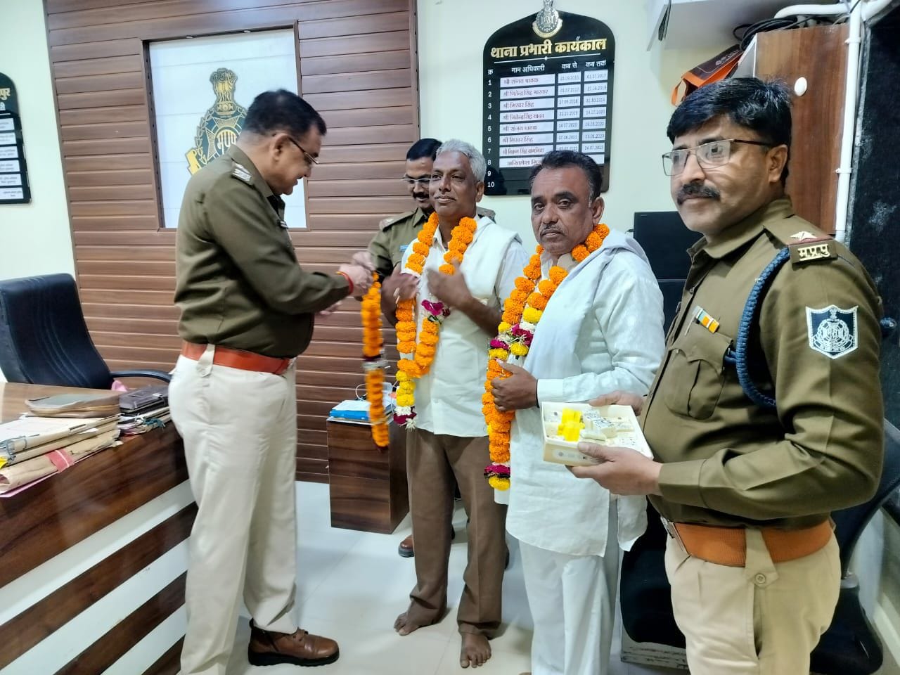 ग्राम सीतापुर मेला समिति के सदस्य व ग्राम सरपंच सहित वरिष्ठ नागरिकगण ने थाना शाहपुर में पर उपस्थित होकर बताया कि उनके ग्राम में दिनांक 06/12/25 को मेला का आयोजन किया जा रहा है