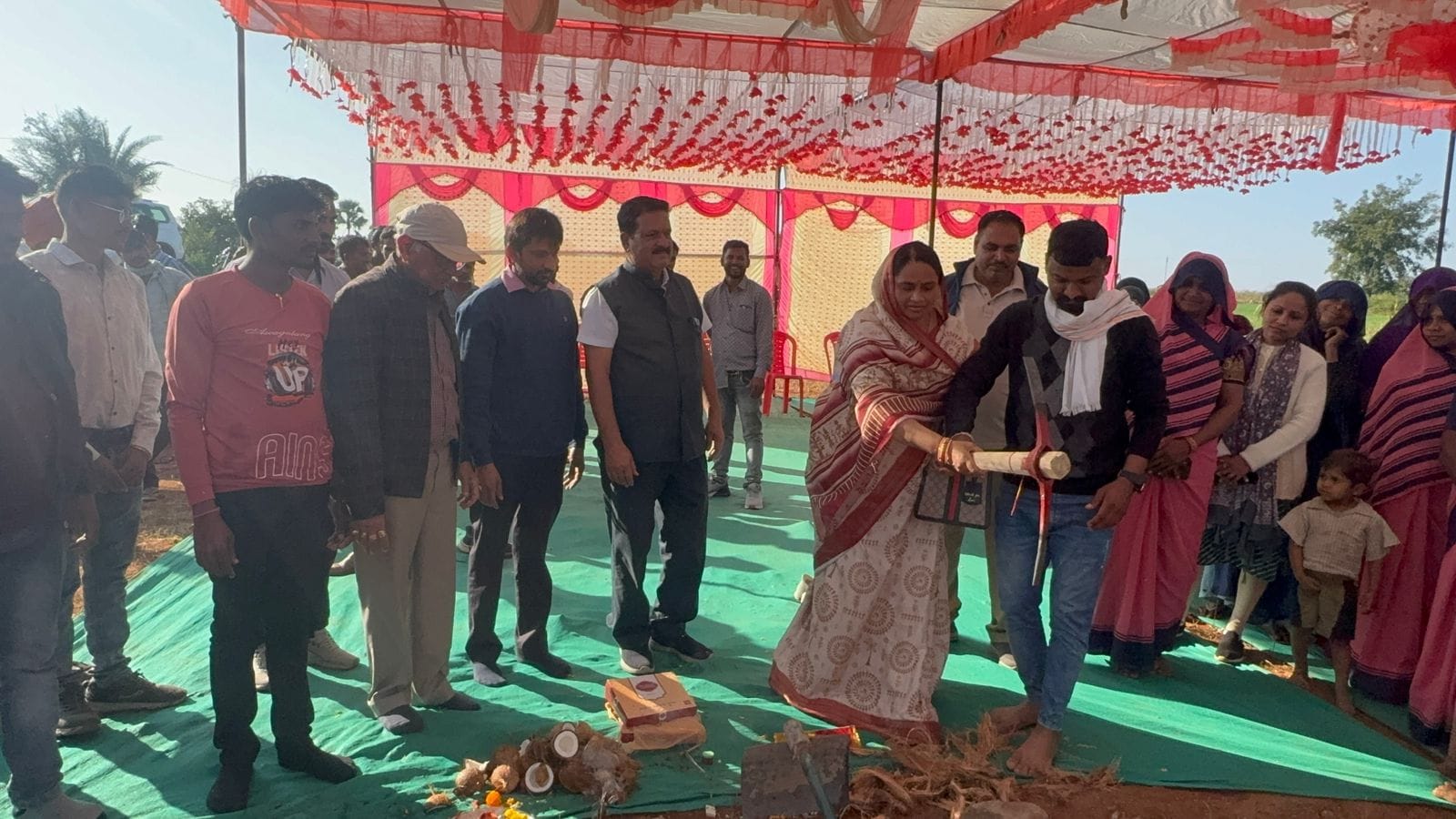 थापली झंडा फलिया में उप-स्वास्थ्य केंद्र भवन का भूमि पूजन सम्पन्न,विधायक सेना महेश पटेल बोले – “स्वास्थ्य सुविधाओं का विस्तार हमारी प्राथमिकता