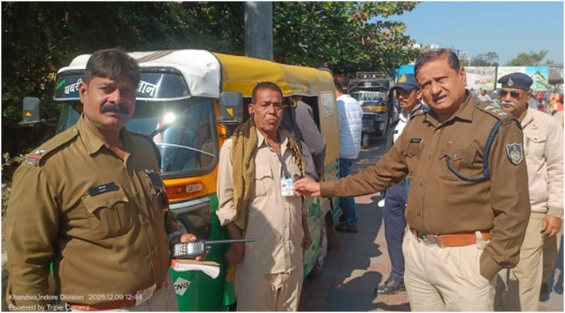 जिले मे विशेष अभियान के तहत यातायात नियमों का उल्लंघन करने वाले 99 वाहन चालकों के विरुद्ध एम.व्ही. एक्ट के तहत की गई कार्यवाही। 25 असामाजिक तत्त्वो के विरुद्ध की गई प्रतिबंधात्मक कार्यवाही