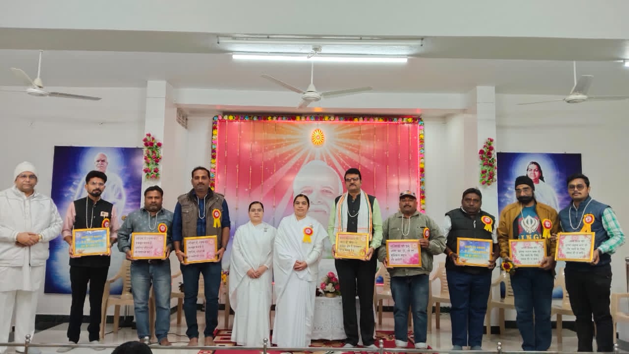 ब्रह्माकुमारीज केंद्र में बड़वाह नगर पत्रकार संघ की नवगठित कार्यकारिणी एवं वरिष्ठ पत्रकारों का सम्मान