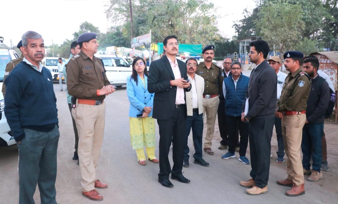 कलेक्टर ऋषव गुप्ता ने तीन पुलिया ओवर ब्रिज निर्माण स्थल का लिया जायज़ा, विभागीय अधिकारियों को दिए निर्देश।