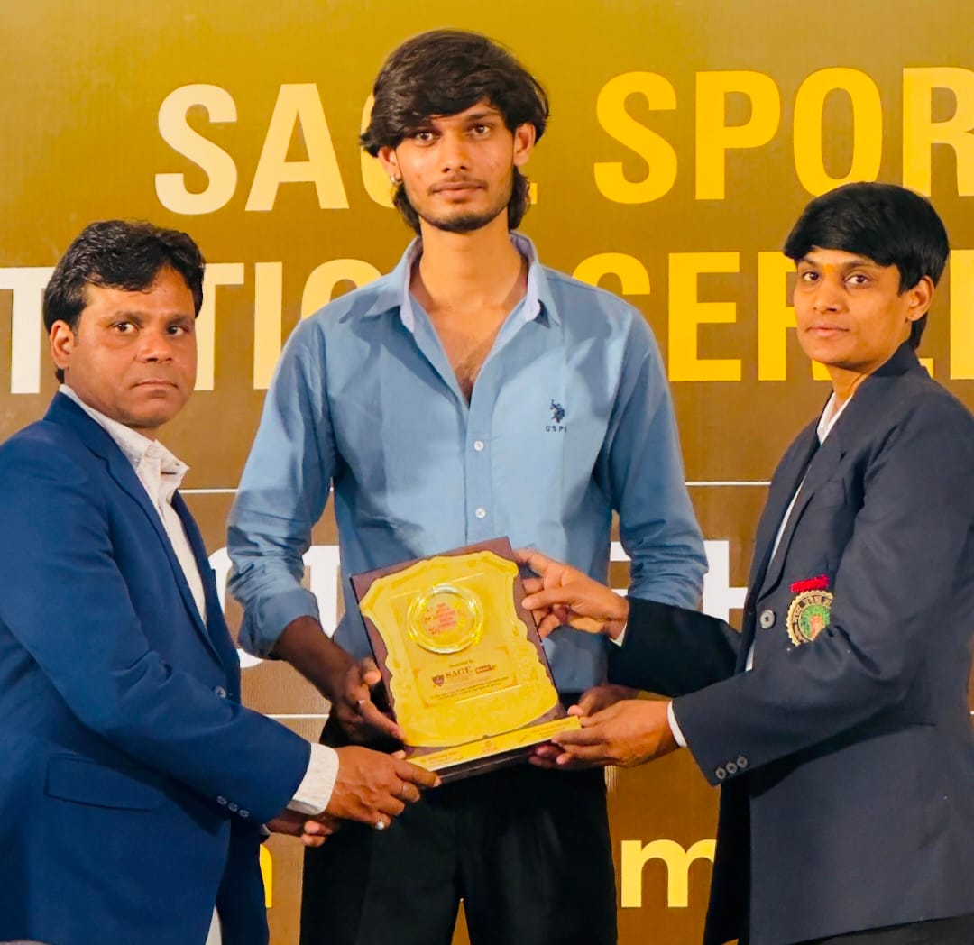 SAGE विश्वविद्यालय इंदौर में खेल प्रतिभाओं का सम्मान, चित्रांशु जिनोदिया को राष्ट्रीय स्तर पर मिला पुरस्कार