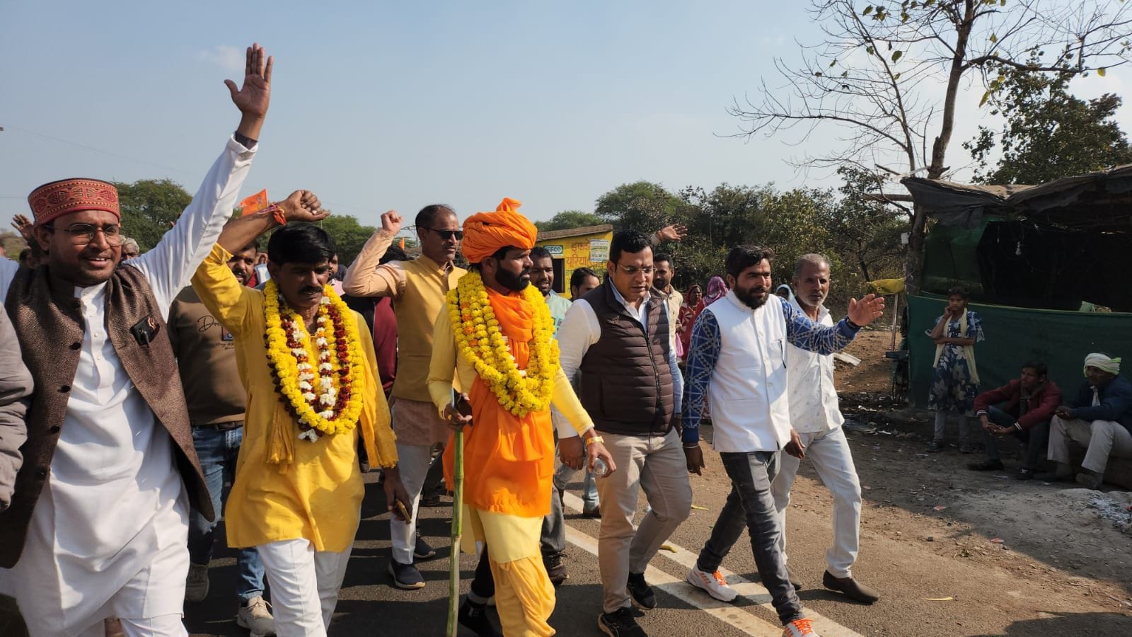 म्याना से टेकरी सरकार के लिए निकली पद यात्रा में सम्मिलित हुए बमौरी विधायक ऋषि अग्रवाल