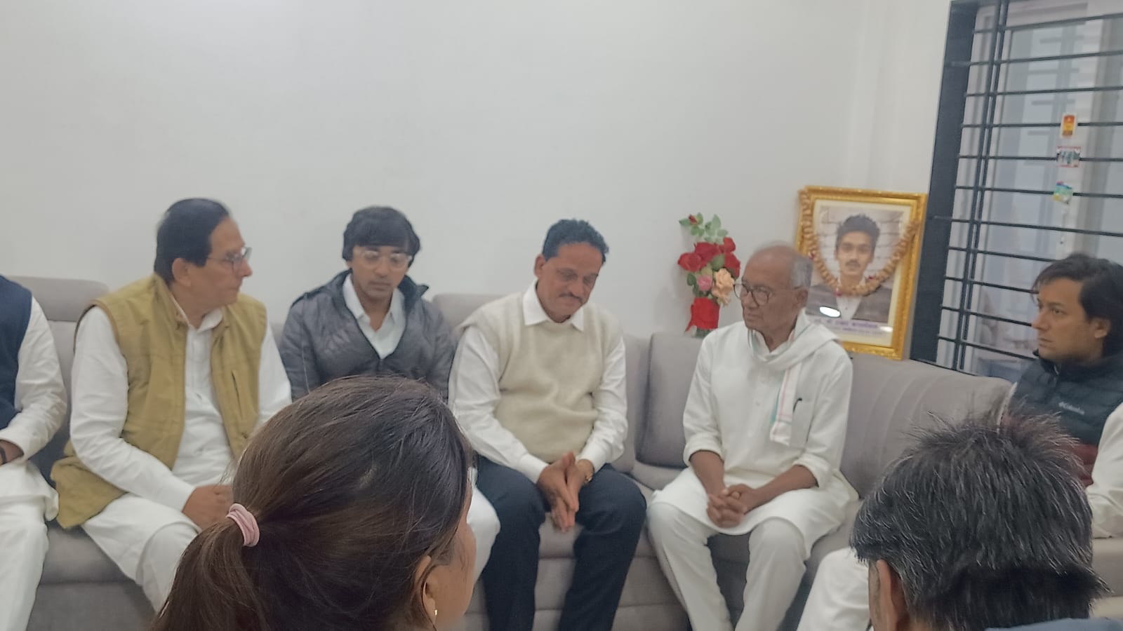 दुःख की घड़ी में कांग्रेस परिवार — प्रखर कासलीवाल को कांग्रेस के शीर्ष नेतृत्व ने अश्रुपूरित श्रद्धांजलि अर्पित की