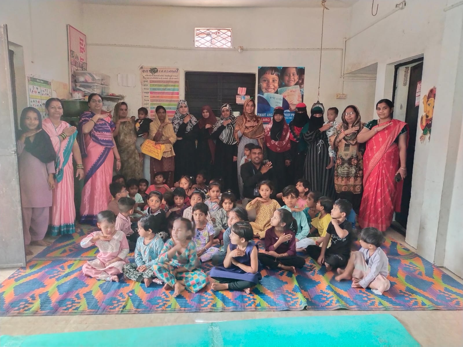 चापोरा आंगनवाड़ी केंद्र में बाल चौपाल व शिक्षक अभिभावक बैठक का हुआ सफल आयोजन